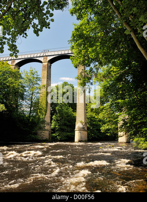 Pontcysyllte Aqueduct finished 1805 carries canal boats on Llangollen Canal over the River Dee valley near Wrexham, Wales, UK Stock Photo