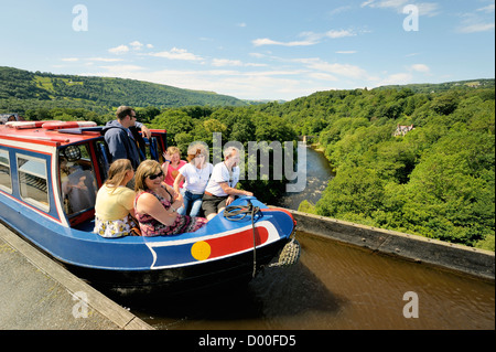 Pontcysyllte Aqueduct finished 1805 carries canal boats on Llangollen Canal over the River Dee valley near Wrexham, Wales, UK Stock Photo