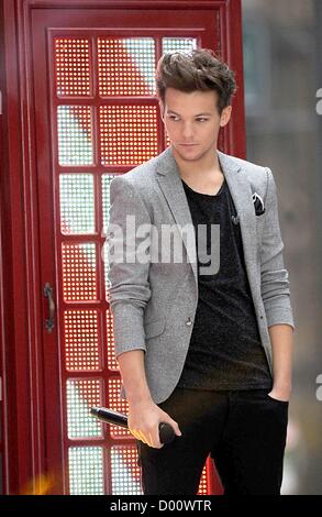 New York, USA. 13th November 2012. Louis Tomlinson on stage for NBC Today Show Toyota Concert Series with ONE DIRECTION, Rockefeller Plaza, New York, NY November 13, 2012. Photo By: Kristin Callahan/Everett Collection/ Alamy Live News Stock Photo