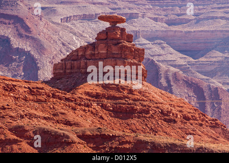 Mexican Hat Rock on scenic highway US 163 in southern Utah. Stock Photo