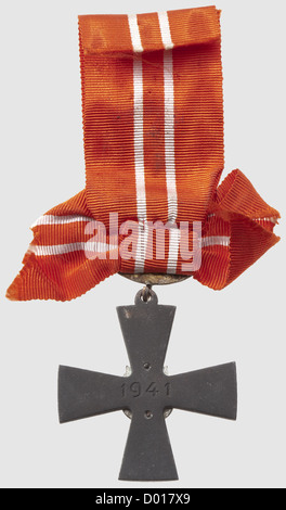 Ordre de la Croix de la Liberté, 2ème modèle '1939', 2ème classe, avec palme, , Additional-Rights-Clearences-Not Available