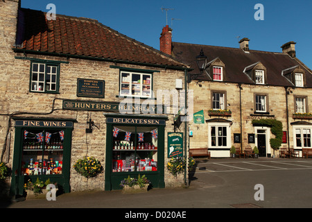 Traditional shops at Helmsley, north yorkshire, Hunters of Helmsley Stock Photo