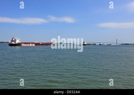 Oil tankers in New York harbor Stock Photo