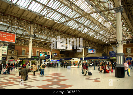 Victoria station, main hall, travelers, London, England, United Kingdom, Europe Stock Photo