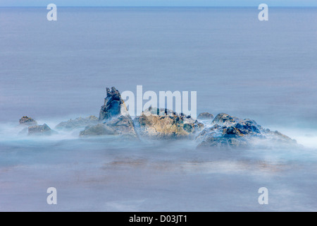 Surf on Rocks. Garrapata State Park, Big Sur, California, US. Stock Photo