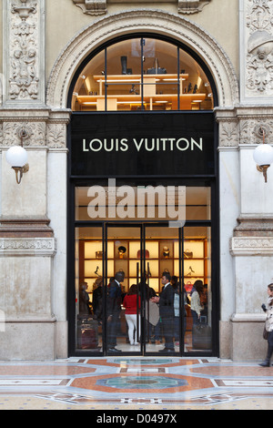 MILAN, ITALY - CIRCA NOVEMBER, 2017: Louis Vuitton store at Galleria  Vittorio Emanuele II in the night Stock Photo