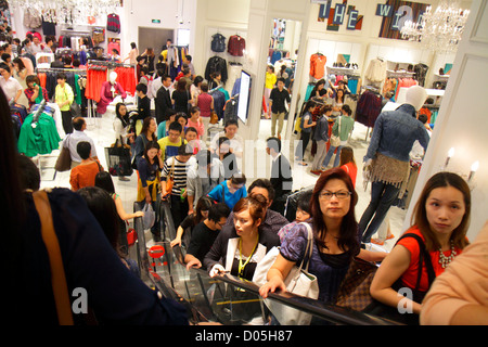 Trendy Forever 21` Clothing Store on Broadway in Times Square, Manhattan, New York City Stock ...