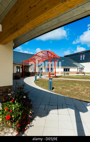 Exterior, Ysgol T Llew Jones, Brynhoffnant Ceredigion a new community primary school Wales UK Stock Photo