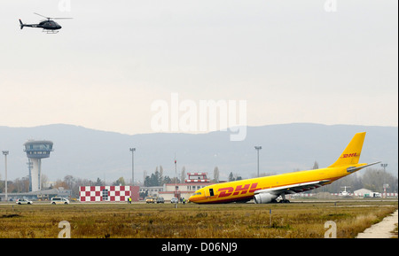 DHL Cargo Plane Crash Stock Photo - Alamy