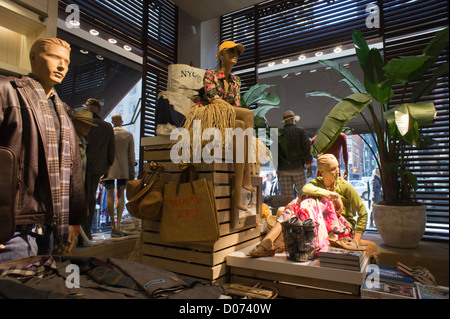 Tommy Bahama opens its new flagship 'Manhattan Island' store on Fifth Avenue in New York Stock Photo