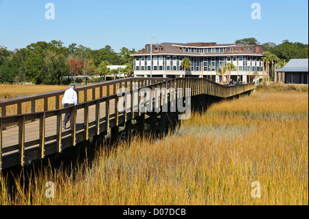 USA, Charleston, South Carolina. The boardwalk at Shem Creek Park in Mt. Pleasant near Charleston. Stock Photo