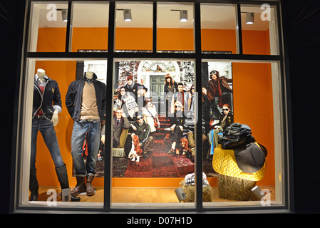 Bicester Village Shopping Centre at Christmas, Bicester, Oxfordshire, England, United Kingdom Stock Photo