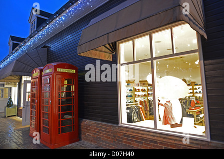 Bicester Village Shopping Centre at Christmas, Bicester, Oxfordshire, England, United Kingdom Stock Photo