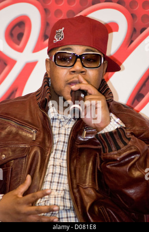 Twista WGCI on-air personality, Jamal Smallz, interviews Twista on new release, 'The Perfect Storm' at the Coca Cola Lounge Stock Photo