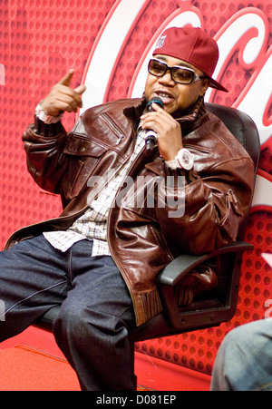 Twista WGCI on-air personality, Jamal Smallz, interviews Twista on new release, 'The Perfect Storm' at the Coca Cola Lounge Stock Photo