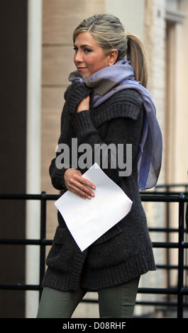 Jennifer Aniston on the set of her new film 'Wanderlust' shooting in Manhattan New York City, USA Stock Photo