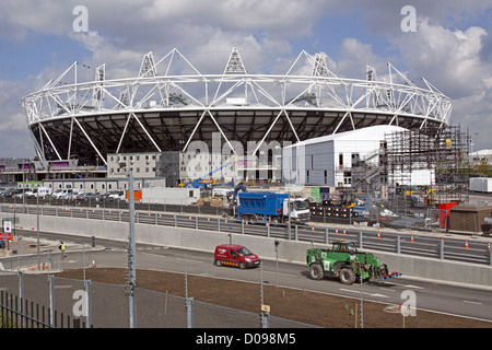 CONSTRUCTION WORK AROUND OLYMPIC STADIUM WHICH WILL ACCOMMODATE OLYMPIC GAMES IN LONDON IN 2012 LONDON ENGLAND GREAT BRITAIN Stock Photo