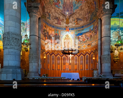 Interior view of the altar of Temple Expiatori del Sagrat Cor basilica church at Tibidabo Barcelona Spain built by Enric Sagnier Stock Photo