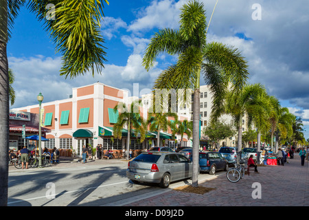 Shops and restaurants on Lake Avenue in historic downtown Lake Worth ...