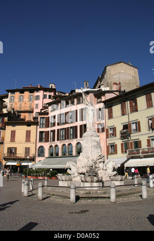 Lovere: Lago d'Iseo (Lake Iseo), town Lovere, Lucchini RS steelwork in ...