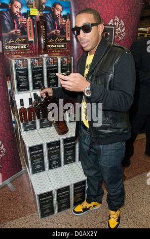 Chris Bridges aka Ludacris Chris 'Ludacris' Bridges hosts Conjure Cognac Bottle signing at Liquor Bank Los Angeles California, Stock Photo