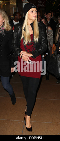 Paris Hilton leaving La Piazza restaurant after having dinner at The Grove Los Angeles, California, USA - 04.12.10 Stock Photo