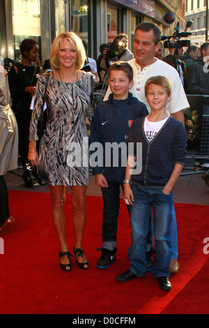 Gillian Taylforth and family The UK premiere of 'Legend of the Guardians: The Owls of Ga'hoole' held at the Odeon West End Stock Photo