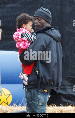 Seal and his daughter Lou Sulola Samuel at Mr. Bones Pumpkin Batch ...