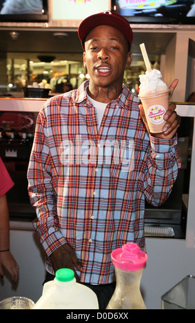 Rapper YG Rapper YG creates his own shake at Millions Of Milkshakes in Culver City Los Angeles, California, USA - 19.10.10 Stock Photo