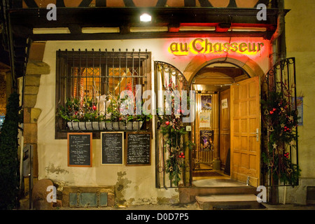 Au chasseur restaurant hi res stock photography and images Alamy