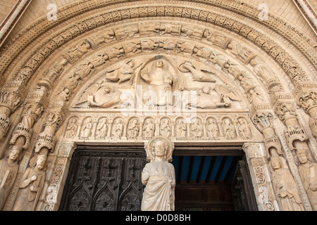 SCULPTURE ON SOUTH PORCH CATHEDRAL SAINT-ETIENNE IN BOURGES GEM GOTHIC ARCHITECTURE LISTED AS WORLD HERITAGE SITE UNESCO CHER Stock Photo