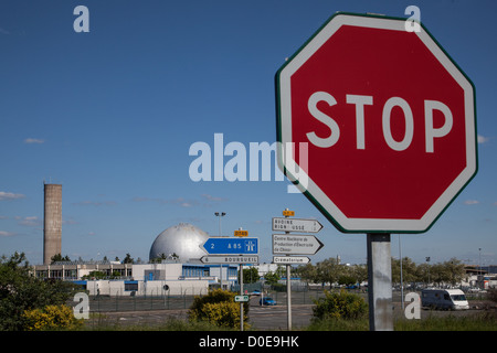 STOP SIGN ON THE EDGE OF THE NUCLEAR POWER PLANT IN CHINON INDRE-ET-LOIRE (37) FRANCE