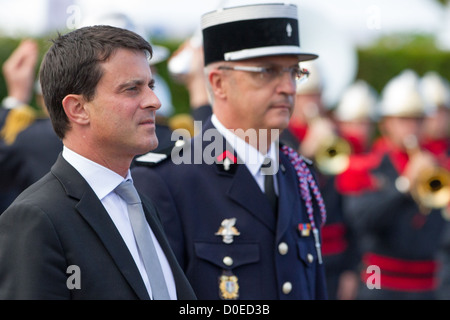 MANUEL VALLS MINISTER INTERIOR COLONEL ERIC FAURE PRESIDENT FNSPF 19TH NATIONAL CONGRESS FRENCH FIREFIGHTERS AMIENS SOMME (80) Stock Photo