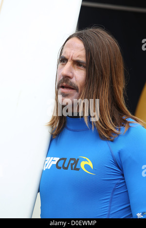 Anthony Kiedis Surfrider Foundation's 5th Annual Celebrity Expression Session at First Point, Surfrider Beach in Malibu Los Stock Photo