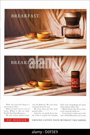 Original 1980s print advertisement from English consumer magazine advertising Red Mountain coffee Stock Photo