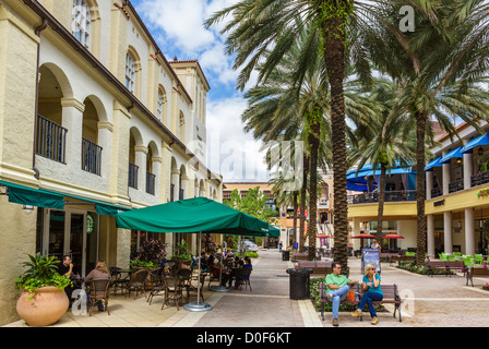 Bars and Restaurants alongside the Harriet Himmel Theater, Cityplace, South Rosemary Avenue, West Palm Beach, Florida, USA Stock Photo