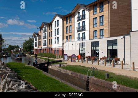 Stratford-upon-Avon Canal and Waterways Premier Inn, Stratford-upon-Avon, UK Stock Photo