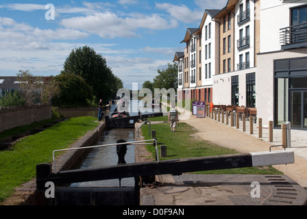 Canal lock and Waterways Premier Inn, Stratford-upon-Avon, UK Stock Photo