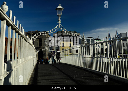 Ha'penny Bridge over River Liffey, Dublin Stock Photo
