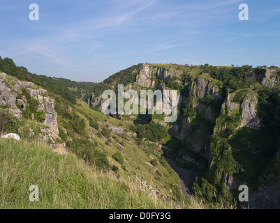 dh Cheddar Gorge MENDIP HILLS SOMERSET Gorge valley limestone Cheddar Cliffs Stock Photo