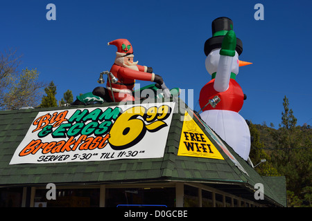 Happy Burger restaurant in Mariposa, CA Stock Photo