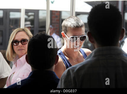 CAPE TOWN, SOUTH AFRICA: Charlize Theron and her mother Gerda enjoy lunch at Beluga at Green Point on November 23, 2012 in Cape Town, South Africa. The actress is in Cape Town to shoot the final scenes for the Australian blockbuster 'Mad Max 4: Fury Road'.  (Photo by Gallo Images / Foto24 / Nasief Manie) Stock Photo