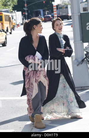 Jessica Szohr and Leighton Meester The cast of 'Gossip Girl' on set in Manhattan New York City, USA - 20.09.10 Stock Photo