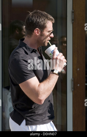 Hugh Jackman walking home after collecting his daughter from school New York City, USA - 23.09.10 Stock Photo