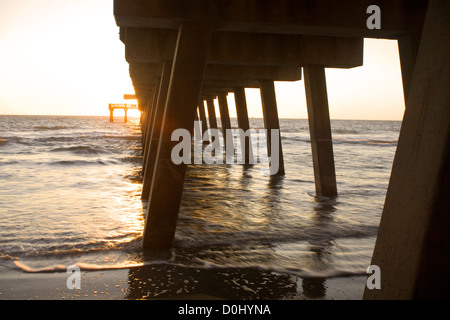 GA00070-00...GEORGIA - Sunrise at Tybee Pier on Tybee Island. Stock Photo