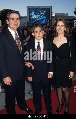 TOMMY LEE JONES with his family at Batman premiere Stock Photo, Royalty ...