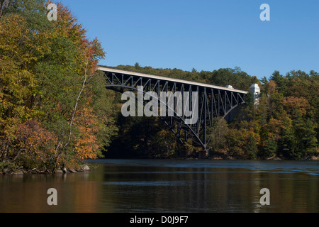 French King Bridge, a large steel-frame arch bridge built in 1931/32,  spans the Connecticut River in Northfield Massachusetts . Stock Photo