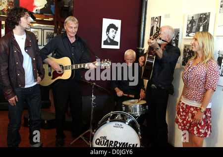 'The Quarrymen' Rod Davis, Len Garry and Colin Hanton with Aaron Johnson and Sam Taylor-Wood The launch of 'This Boy: John Stock Photo