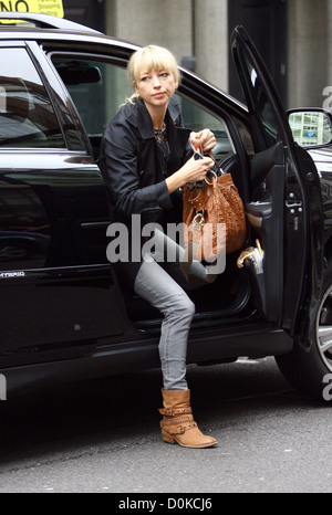 Sara Cox arrives at the BBC Radio 1 studios London, England - 20.08.10 Stock Photo