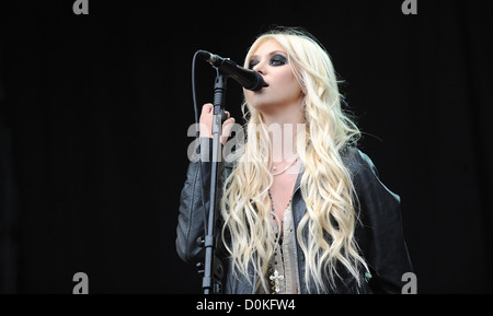 Taylor Momsen of The Pretty Reckless The V Festival 2010 held at Hylands Park - Performances - Day One Chelmsford, England - Stock Photo